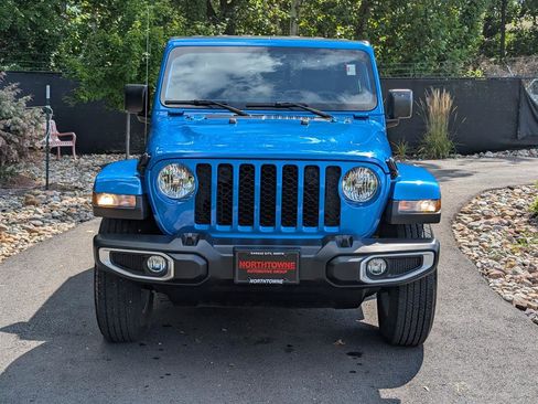 Used 2023 Jeep Gladiator Sport image 9