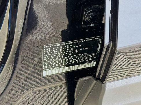 New 2026 Volkswagen Taos SE image 32