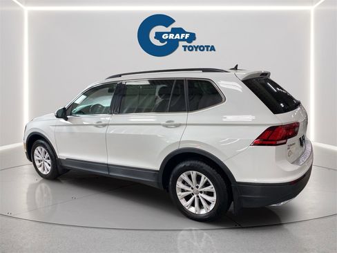 Used 2019 Volkswagen Tiguan SE w/ Panoramic Sunroof Package image 4