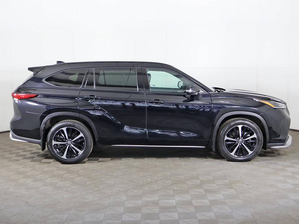 Used 2021 Toyota Highlander XSE AWD/4WD image 19