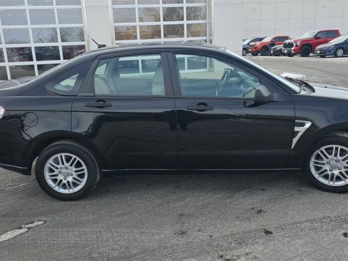 Used 2008 Ford Focus SE image 2