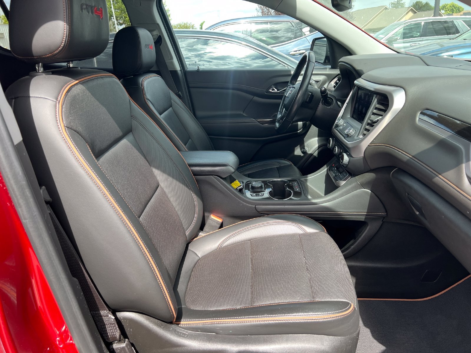 Used 2022 GMC Acadia AT4 w/ Technology Package AWD/4WD image 29