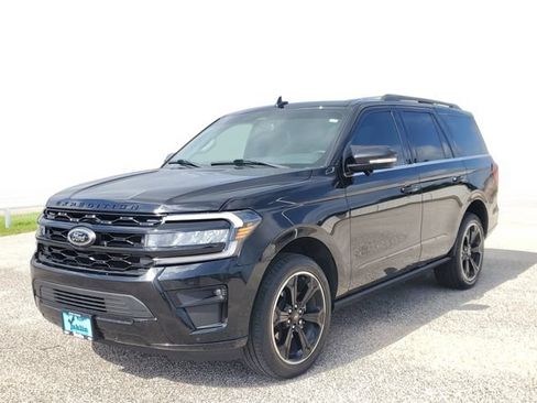 Used 2023 Ford Expedition Limited RWD image 3