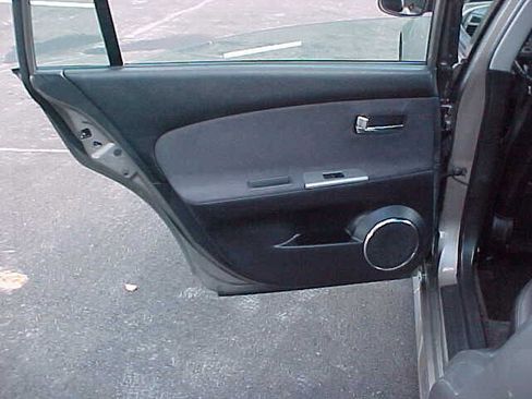 Used 2005 Nissan Altima 3.5 SE w/ (V01) Leather Pkg image 14