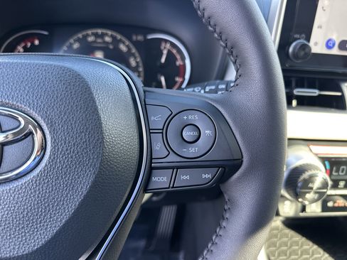 Used 2025 Toyota RAV4 XLE Premium image 20