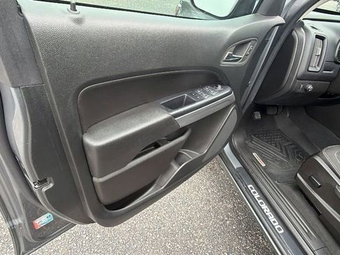 Certified 2022 Chevrolet Colorado LT w/ LT Convenience Package image 11