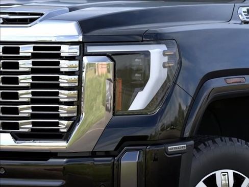 New 2026 GMC Sierra 2500 Denali w/ Denali Reserve Package AWD/4WD image 10