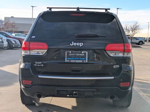 Used 2018 Jeep Grand Cherokee Overland image 4
