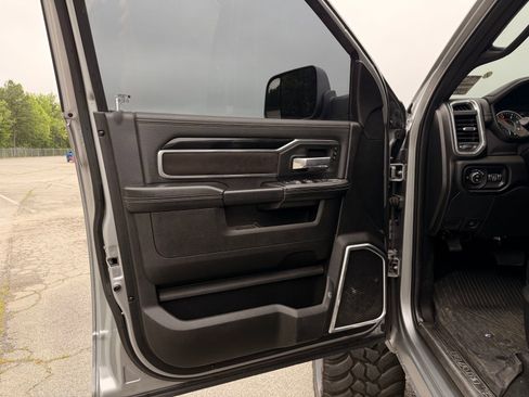Used 2022 RAM 2500 Laramie AWD/4WD image 16