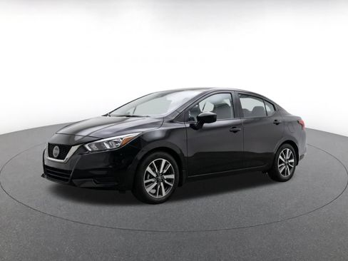 Used 2025 Nissan Versa SV FWD image 3