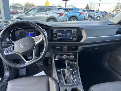 Used 2024 Volkswagen Jetta SE image 14