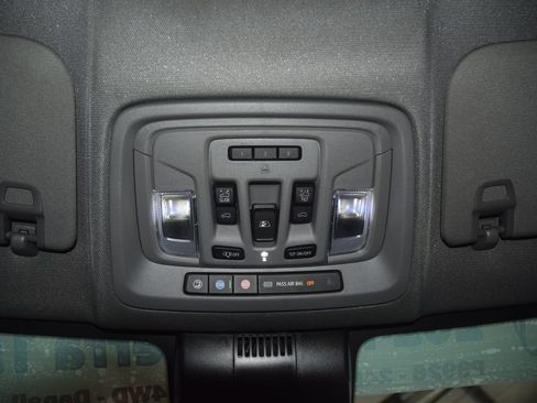 Used 2024 GMC Sierra 1500 Denali AWD/4WD image 57