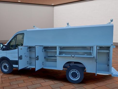 Used 2024 Ford Transit 250 image 11