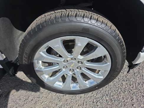 Used 2019 Chevrolet Silverado 1500 High Country w/ Technology Package AWD/4WD image 37