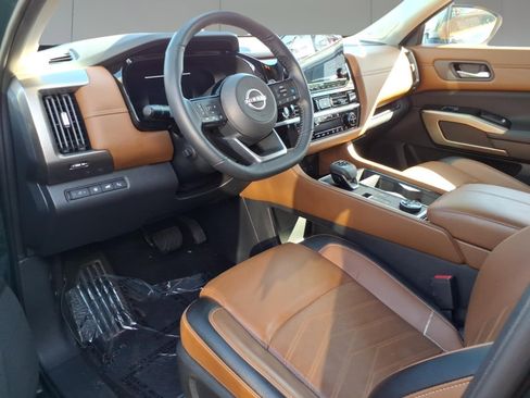 Used 2024 Nissan Pathfinder Platinum w/ Cargo Package AWD/4WD image 9