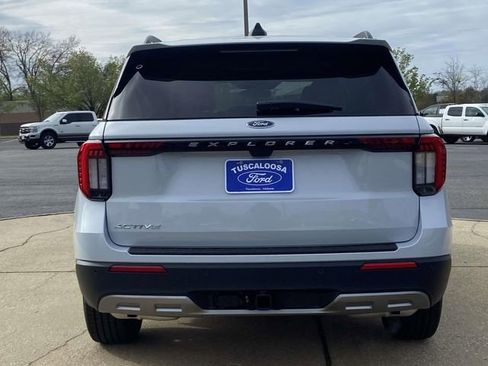 New 2026 Ford Explorer Active w/ Active Comfort Package image 3