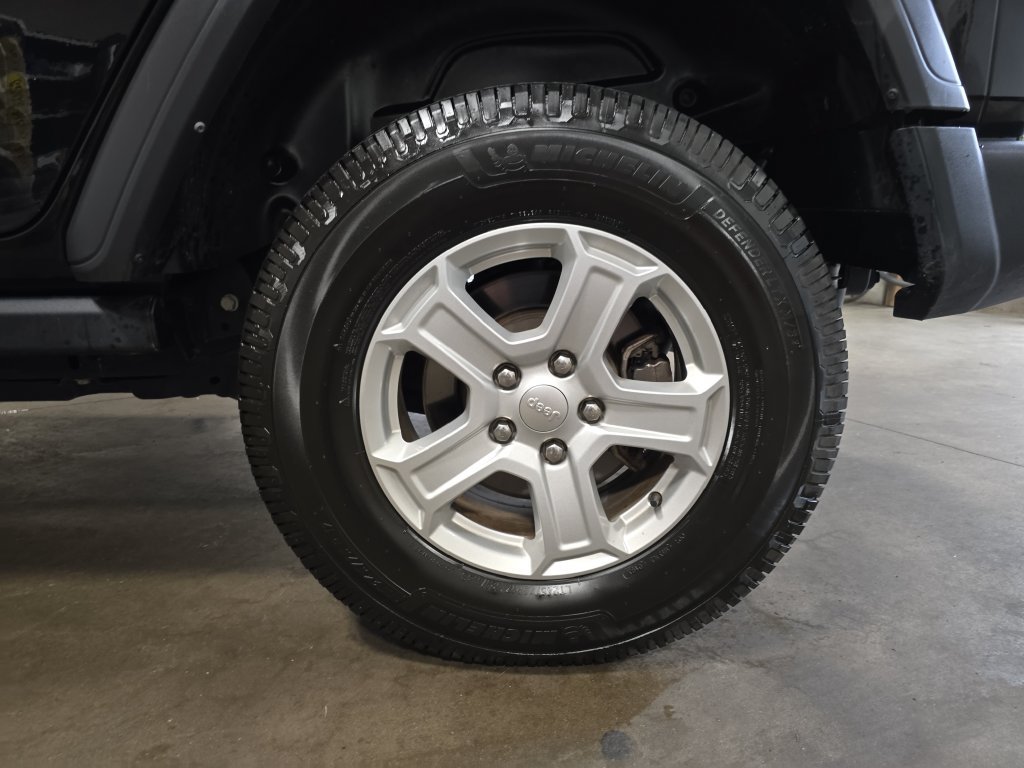 Used 2023 Jeep Wrangler Unlimited Sport AWD/4WD image 34
