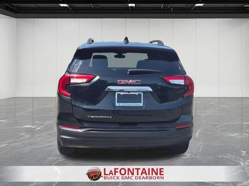 Used 2023 GMC Terrain SLE w/ Driver Convenience Package FWD image 4