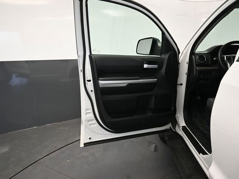 Used 2016 Toyota Tundra SR5 w/ SR5 Upgrade Package image 24