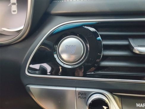 Used 2023 Genesis G70 2.0T image 26