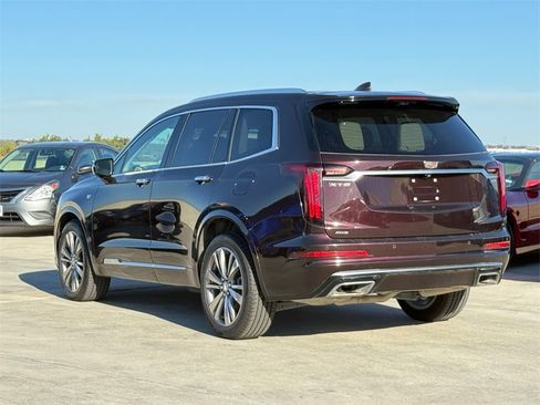 Used 2021 Cadillac XT6 Premium Luxury image 9