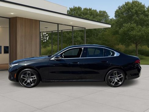 Used 2026 BMW 530i w/ Premium Package RWD image 13
