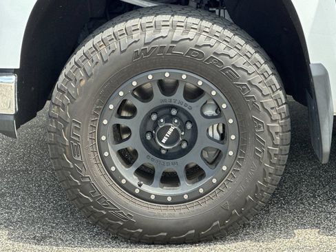 Used 2021 Chevrolet Silverado 1500 LT RWD image 35