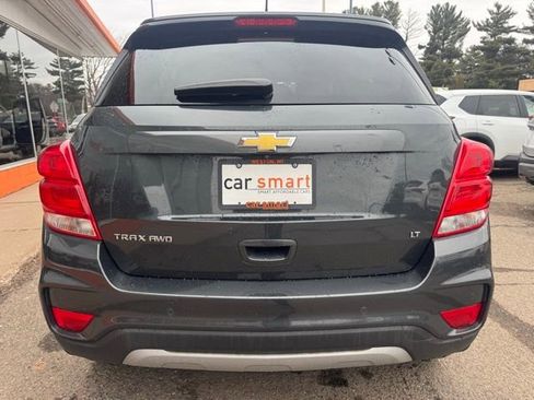 Used 2018 Chevrolet Trax LT w/ Sun & Sound Package image 6