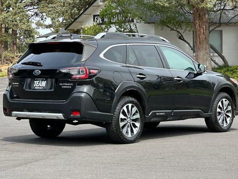 Used 2023 Subaru Outback Touring AWD/4WD image 4