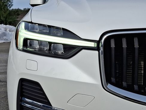 Certified 2022 Volvo XC60 B5 Momentum w/ Climate Package image 9