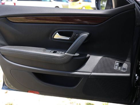 Used 2012 Volkswagen CC Lux FWD image 40