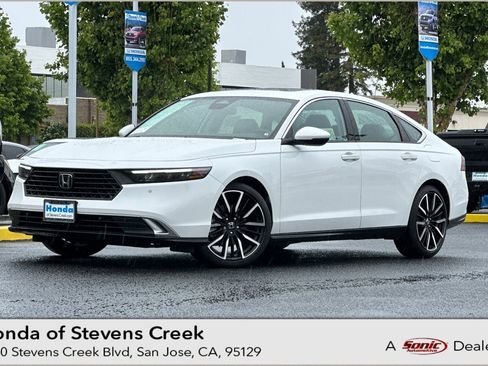 Used 2025 Honda Accord Touring image 1