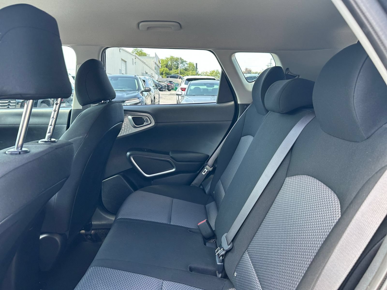 Used 2025 Kia Soul LX w/ LX Technology Package FWD image 20