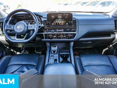 Used 2025 Nissan Pathfinder SL FWD image 27