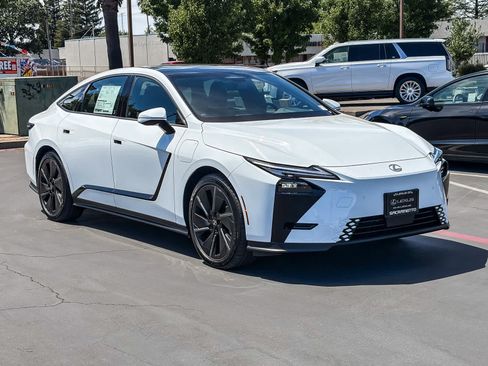 New 2026 Lexus ES 500e AWD/4WD image 5