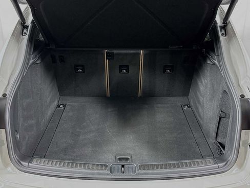 Certified 2025 Porsche Macan image 27