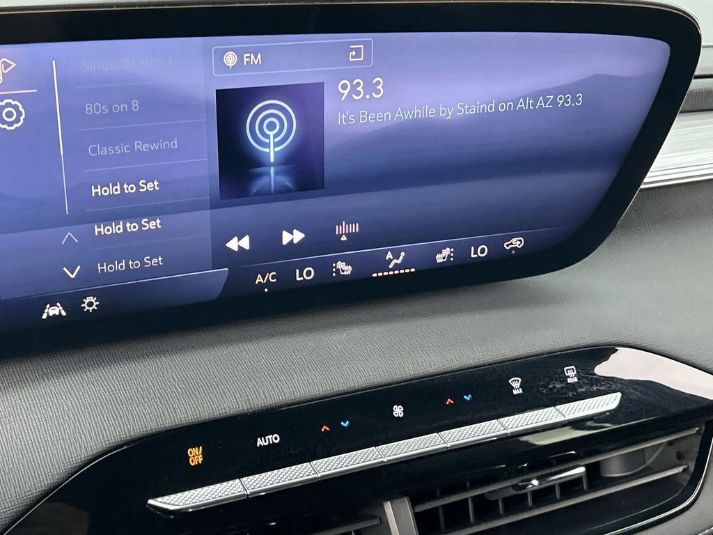 Used 2025 Buick Enclave Preferred w/ Power Package FWD image 13