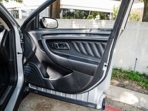 Used 2010 Ford Taurus SHO image 83