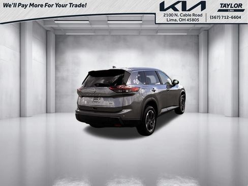 Used 2025 Nissan Rogue SV AWD/4WD image 2