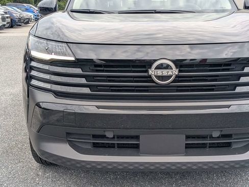 Used 2025 Nissan Kicks SV FWD image 9