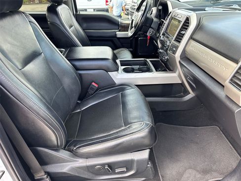 Used 2019 Ford F250 Lariat w/ Lariat Value Package AWD/4WD image 18