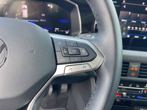 Used 2025 Volkswagen Jetta SE image 21