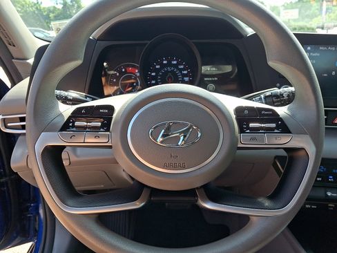 Used 2023 Hyundai Elantra SEL FWD image 25