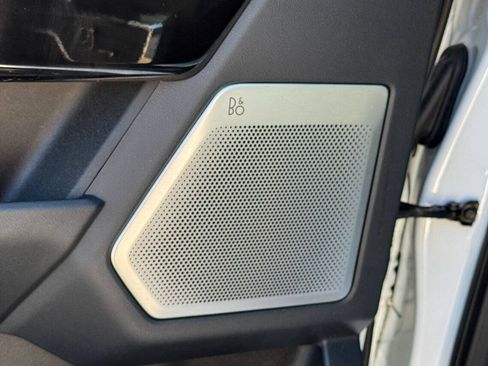 Used 2022 Ford F150 Lightning Platinum AWD/4WD image 34
