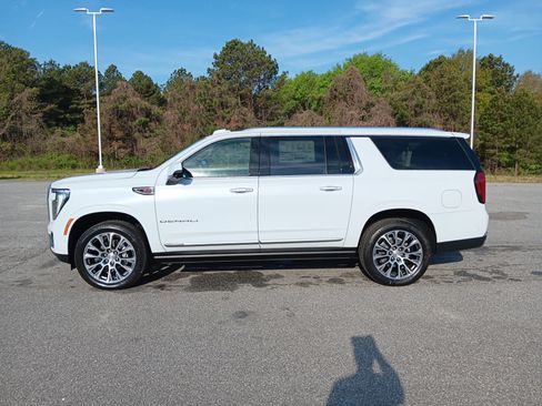 New 2026 GMC Yukon XL Denali image 3