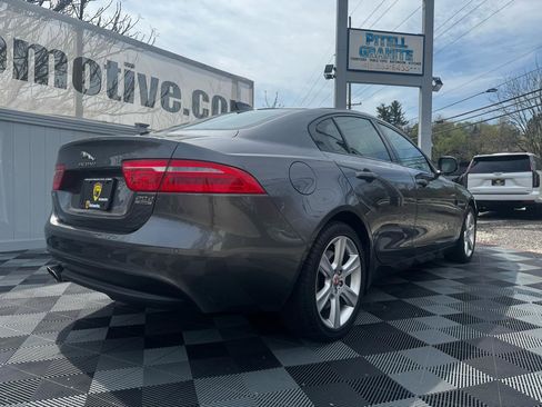 Used 2018 Jaguar XE Prestige image 6