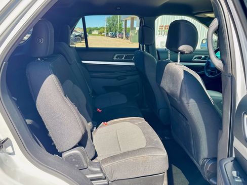 Used 2016 Ford Explorer XLT AWD/4WD image 19