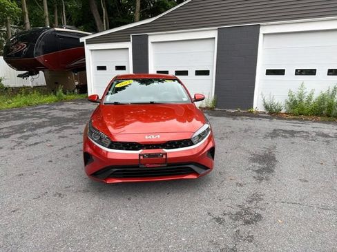 Used 2023 Kia Forte LXS w/ LXS Technology Package FWD image 1