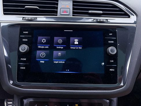 Used 2024 Volkswagen Tiguan SE R-Line image 23