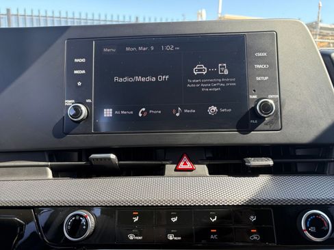 Used 2025 Kia Sportage LX image 20